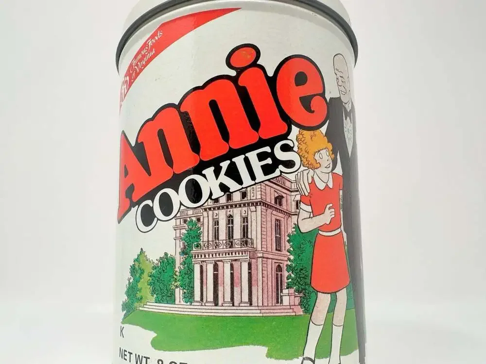 Little Orphan Annie 1981 Movie Release Vintage Tin Canister Jar Tribune Company